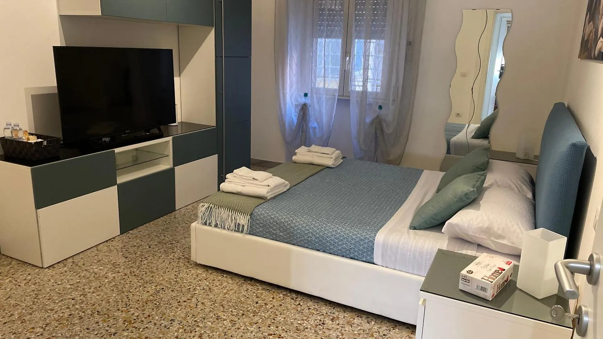 Riza Subway A Tourist Accommodation Rom 0*,  Italien